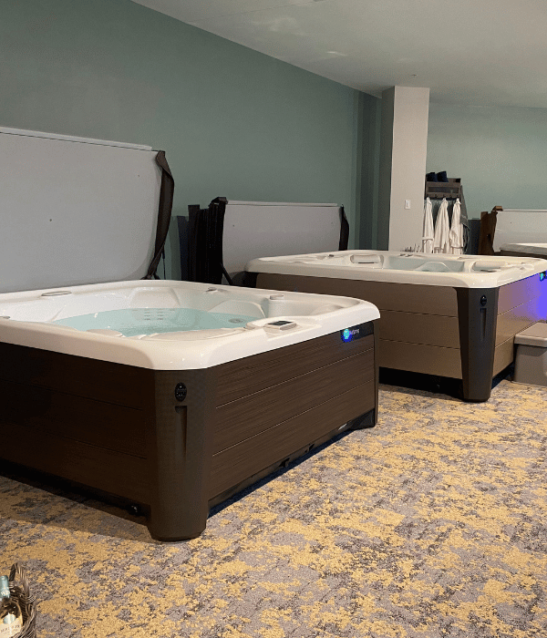 hot spring hot tubs with water in store 600x700